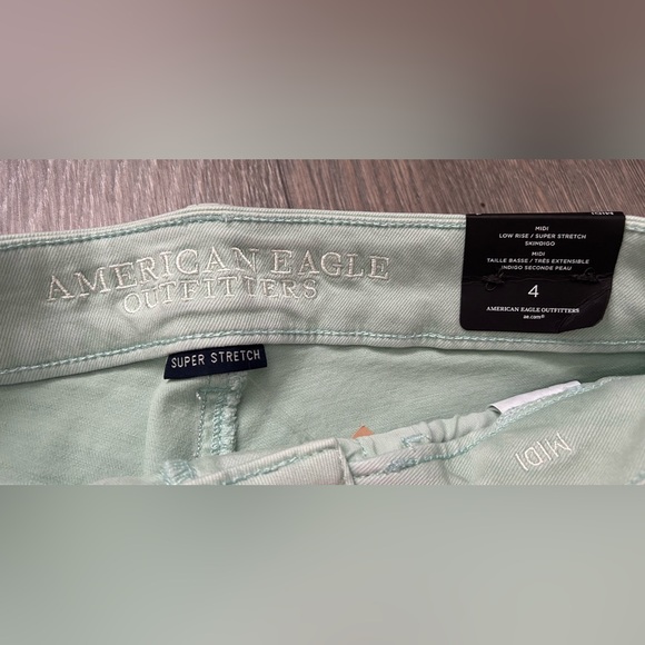 3 pairs of American Eagle Midi Super Stretch Shorts, Size 4 **NWT** - Picture 4 of 5